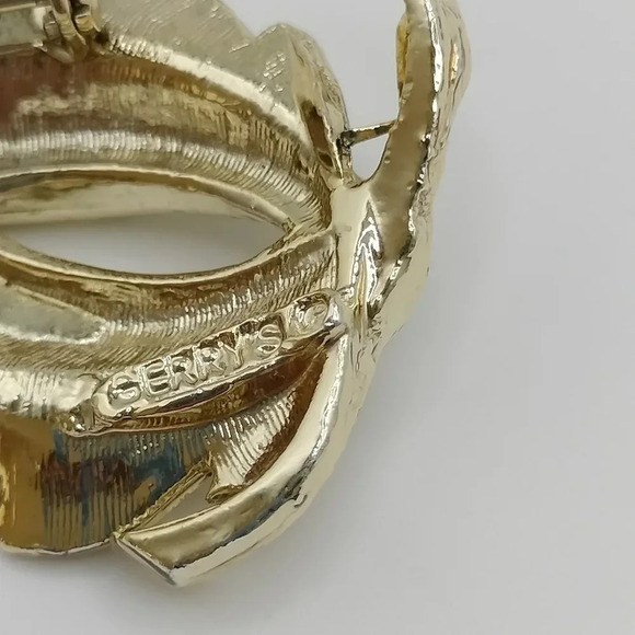 Gold Tone Gerry Leaf Swirl Design Brooch Pin - Picture 6 of 6